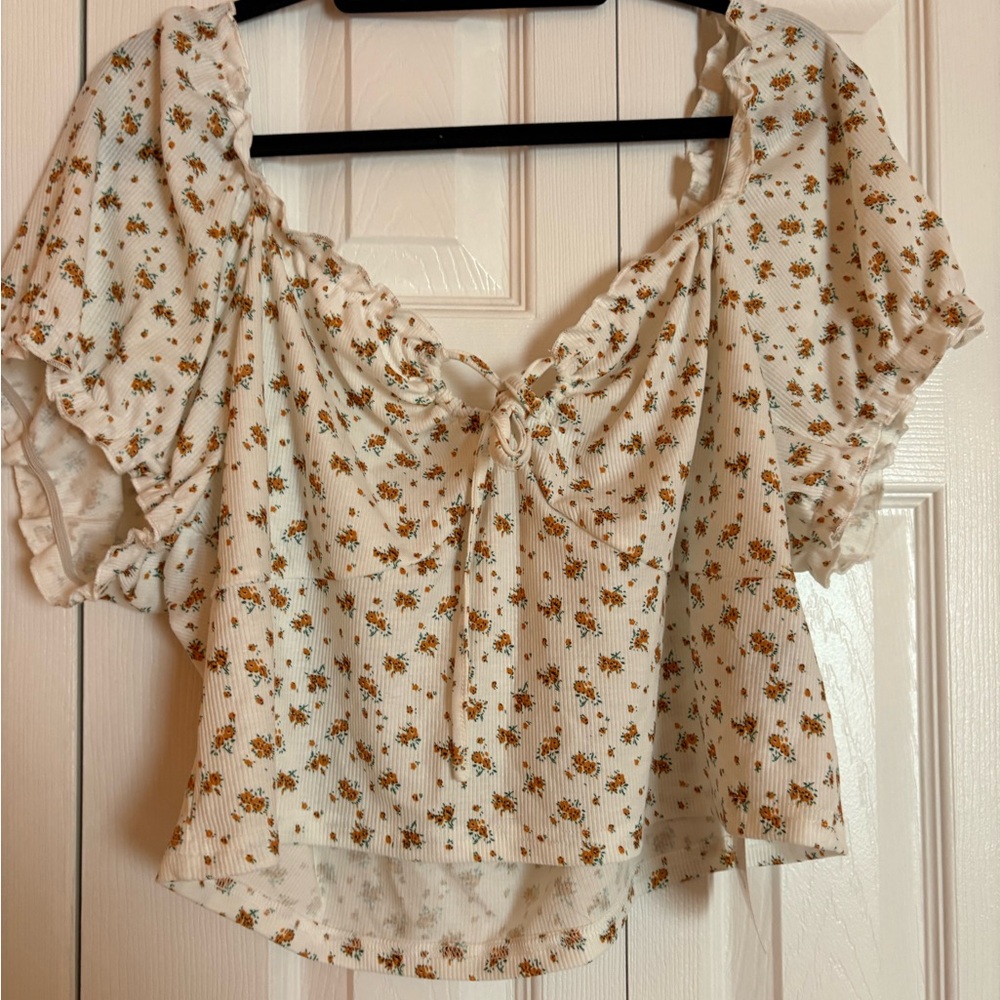 SHEIN White Floral Ruffle Blouse